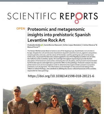 Investigan por primera vez los componentes orgánicos de los pigmentos del arte rupestre Levantino  con Tecnologías ómicas. Investigadores de la Universitat de València (Instituto de Ciencia de los Materiales-ICMUV y del I2SysBio), del Centre National de la Recherche Scientifique de Francia (CNRS) (laboratorio TRACES UMR 5608) y de la empresa Darwin Bioprospecting Excellence, S.L., han aplicado por primera vez tecnologías ómicas (metagenómica y proteómica) para la identificación de agentes aglutinantes orgánicos y de comunidades bacterianas presentes en el arte rupestre Levantino  https://www.nature.com/articles/s41598-018-28121-6      En la foto, de izquierda a derecha: Manuel Porcar (UV), Santiago Cabrera (guia de la Valltorta), Esther López(CNRS), Clodoaldo Roldán (UV), Sonia Murcia (UV). Investigan por primera vez los componentes orgánicos de los pigmentos del arte rupestre Levantino  con Tecnologías ómicas